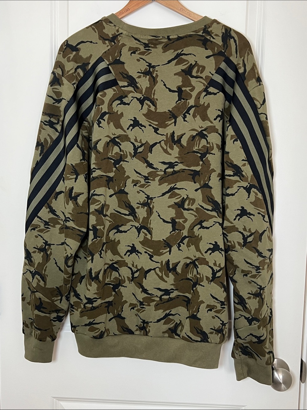 adidas Men's Sportswear Future Icons Camo Graphic Crewneck Sweatshirt XL - Picture 3 of 5